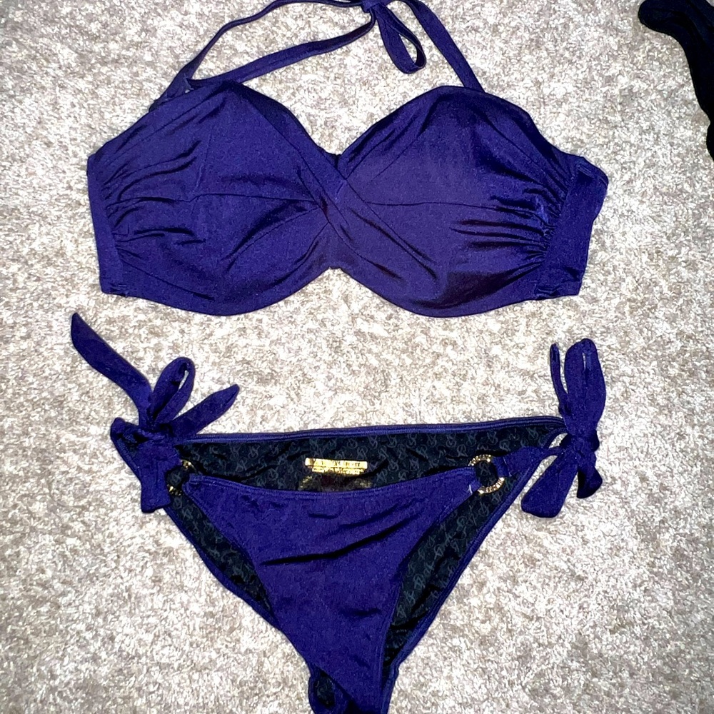 Victoria’s Secret navy bikini